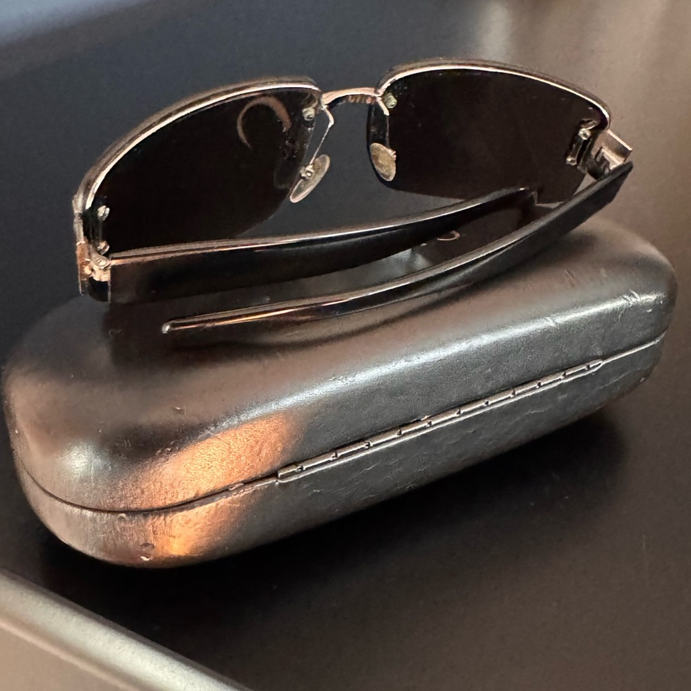 Gucci Black Rimless Rectangular Sunglasses - image 3